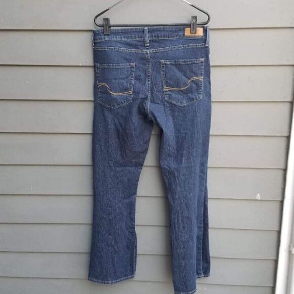 Like New Levi's Signature Modern Boot cut Jeans Size 14S  32-30 - Picture 6 of 9